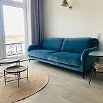 Spacious Bright Apartment On The Seawall In Zeebrugge